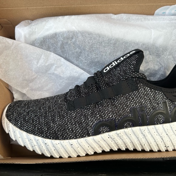 Brand New Adidas KAPTIR 3.0 Size 10 - Picture 2 of 3